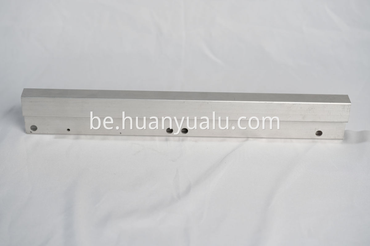 Battery tray